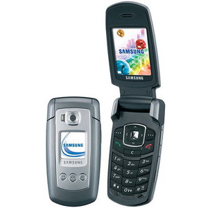 Samsung E770, Triband, Bluetooth, Music, Camera phone - Refurbished